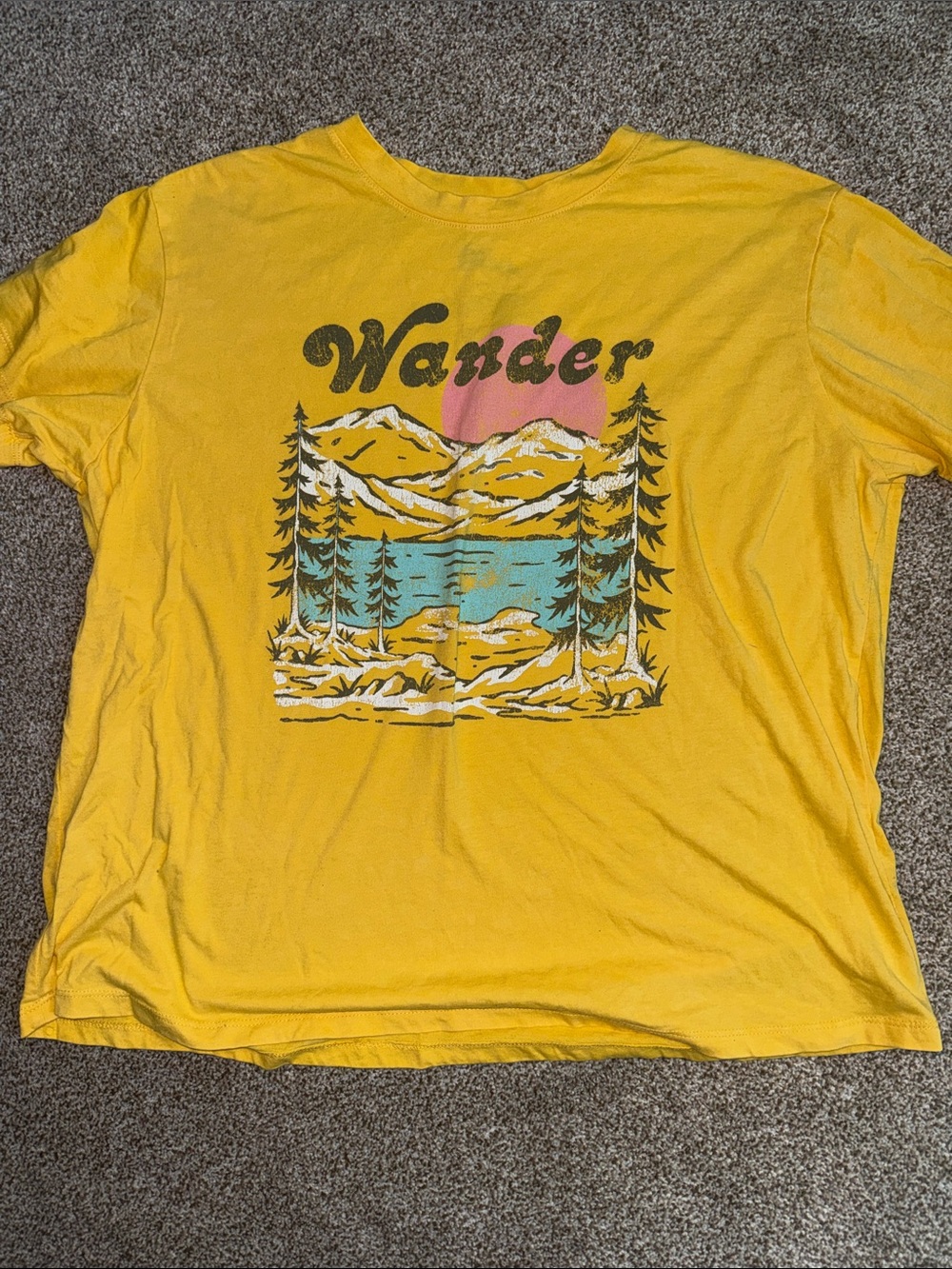 🏖️10 items for $20☀️ Doe Wonder Yellow Graphic Tee